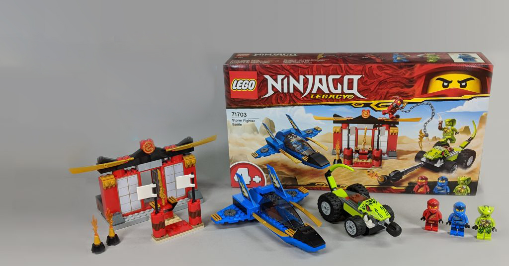 Đánh giá bộ LEGO 71703 Ninjago Legacy: Storm Fighter Battle