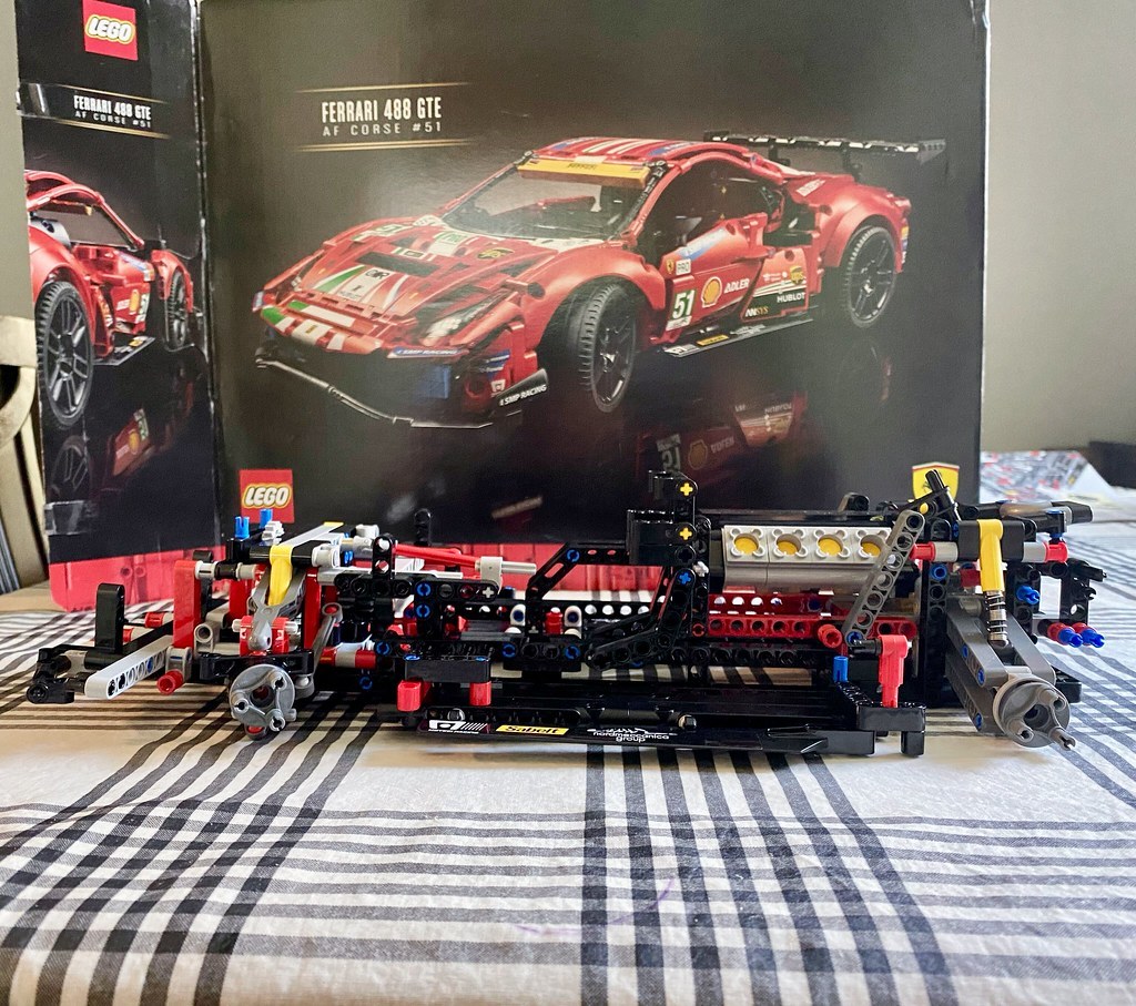 Mô hình Ferrari LEGO Technic 488