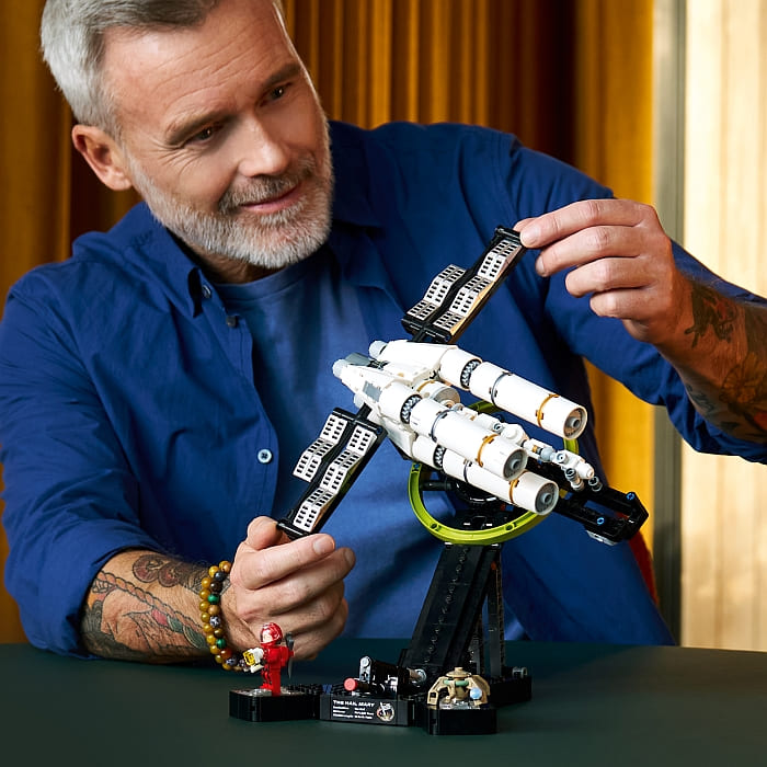 LEGO Icons Project Hail Mary 11389 hình ảnh tổng thể