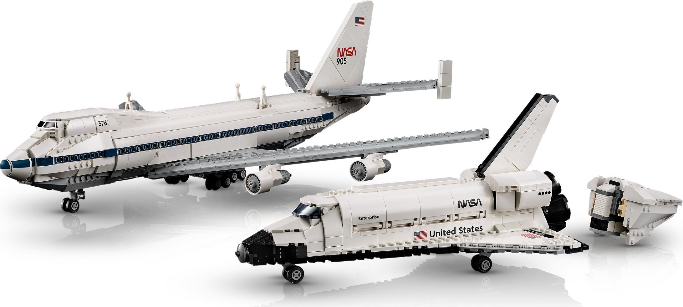 LEGO Shuttle Carrier Aircraft 10360 ảnh chi tiết thêm
