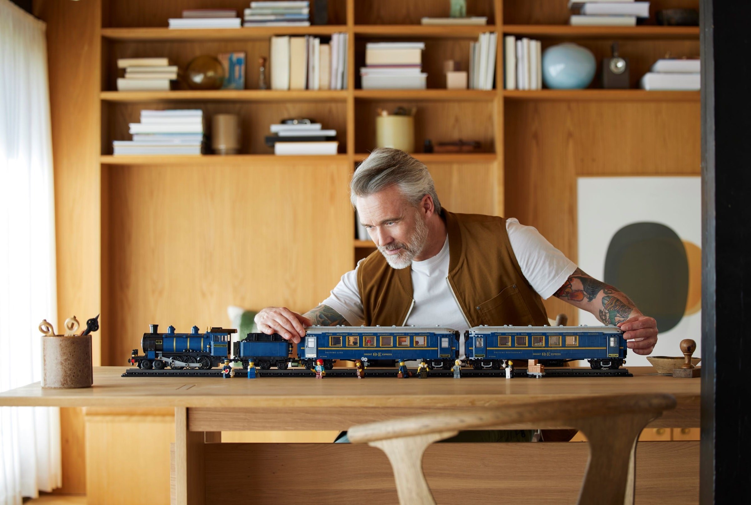 LEGO The Orient Express Train 21344 chi tiết mặt trước
