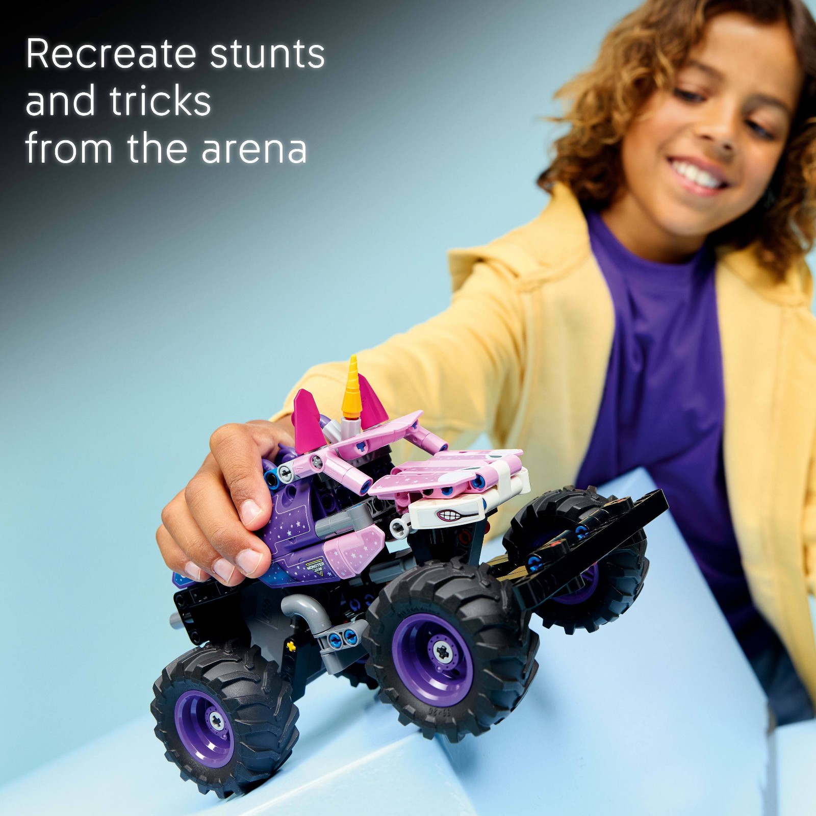 LEGO Monster Jam Sparkle Smash 42220 chi tiết xe