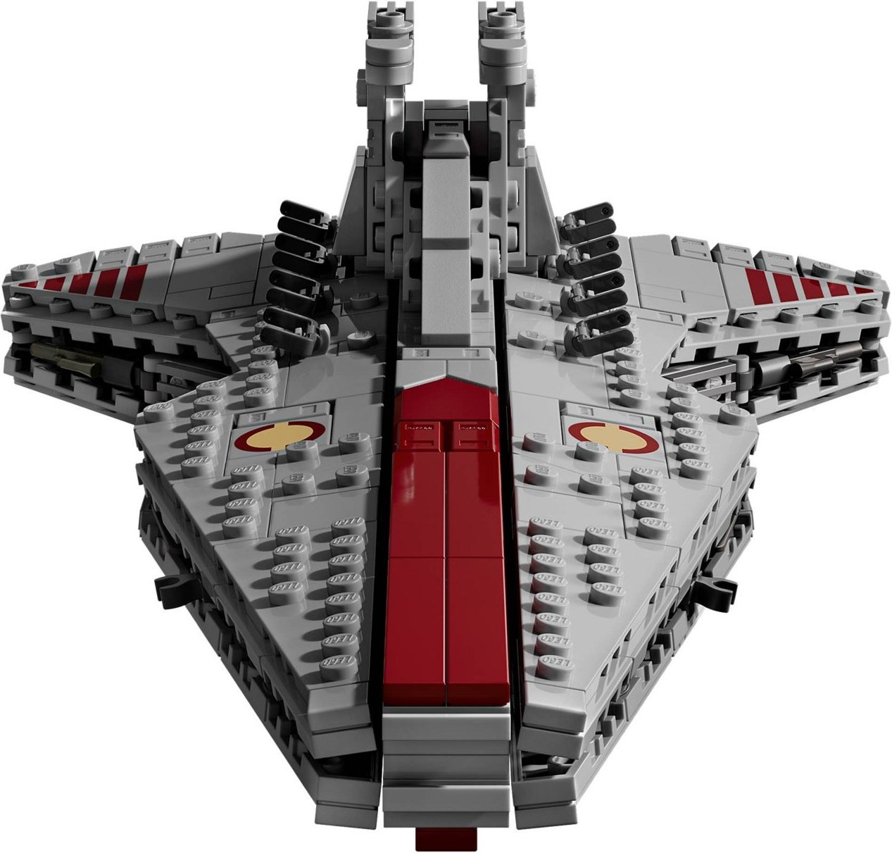anh-thuc-te-lego-75441-venator-class-attack-cruiser-dang-lap-va-hoan-thien